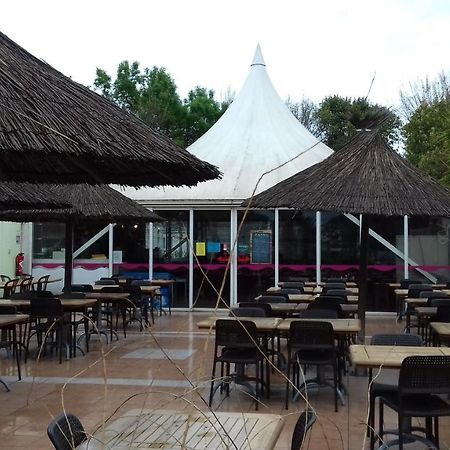 La Carabasse Hotel Vias Bagian luar foto