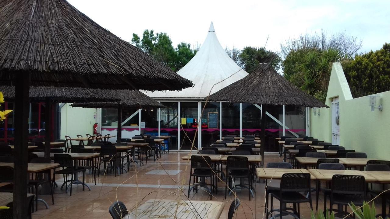 La Carabasse Hotel Vias Bagian luar foto