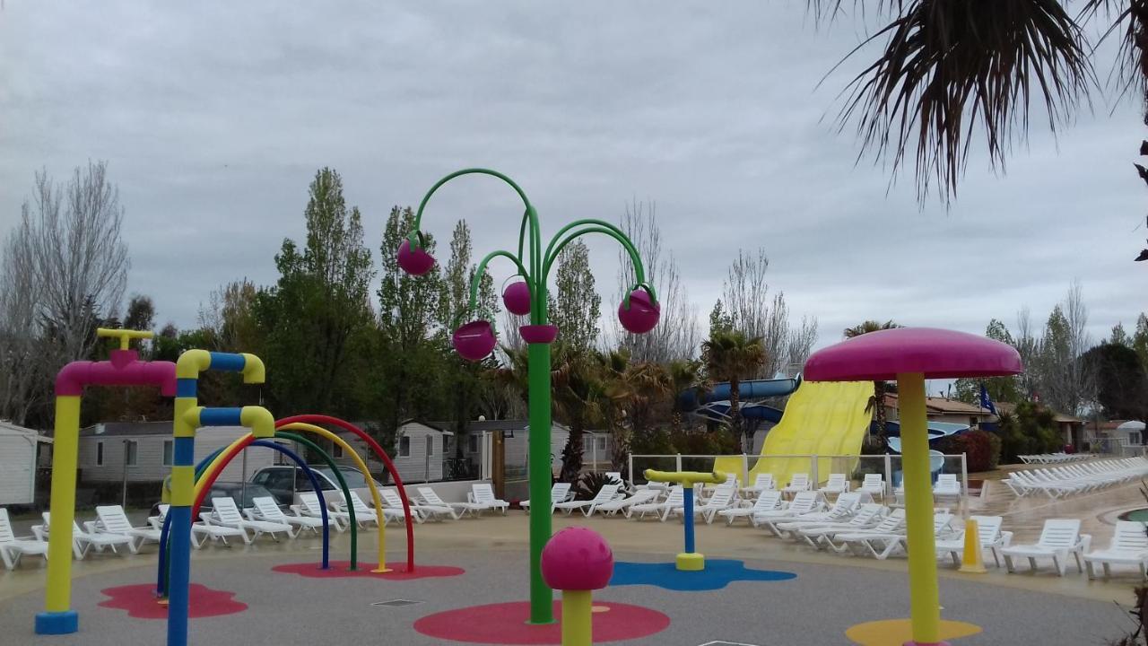 La Carabasse Hotel Vias Bagian luar foto